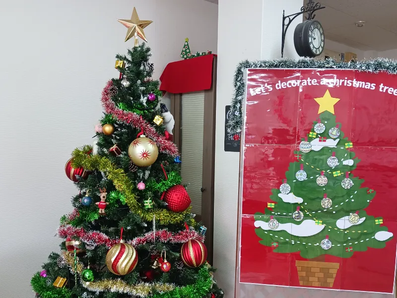 古賀校のクリスマスツリーとクリスマスアクティビティ